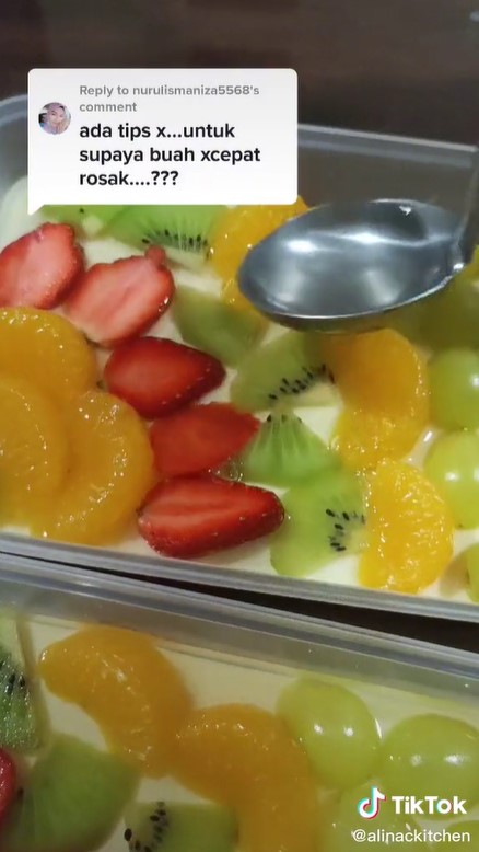 Trik agar hiasan buah pada puding tetap segar dan tidak mudah rusak