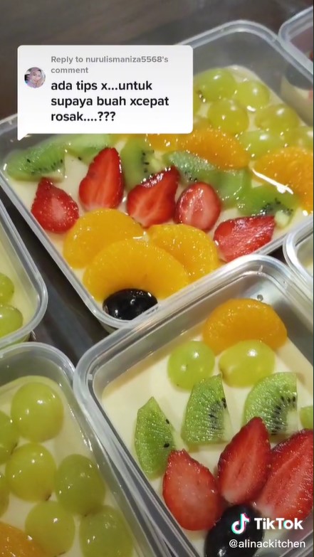 Trik agar hiasan buah pada puding tetap segar dan tidak mudah rusak