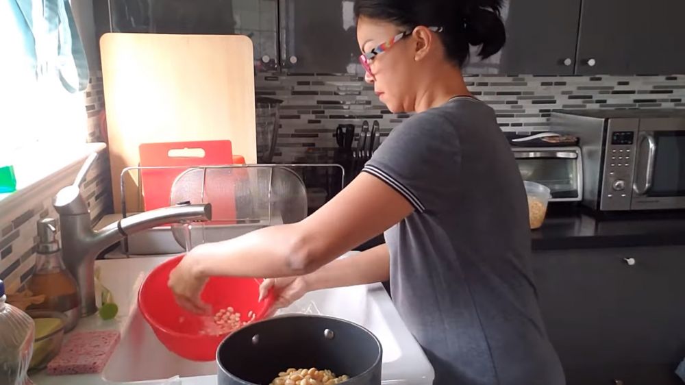 devi model iklan penjual tempe © berbagai sumber devi model iklan penjual tempe © berbagai sumber