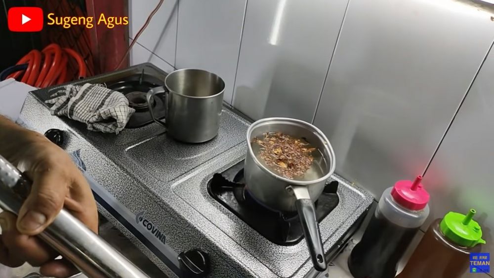 5 Cara bikin kecap asin mi ayam khas pedagang keliling, pakai 3 bahan