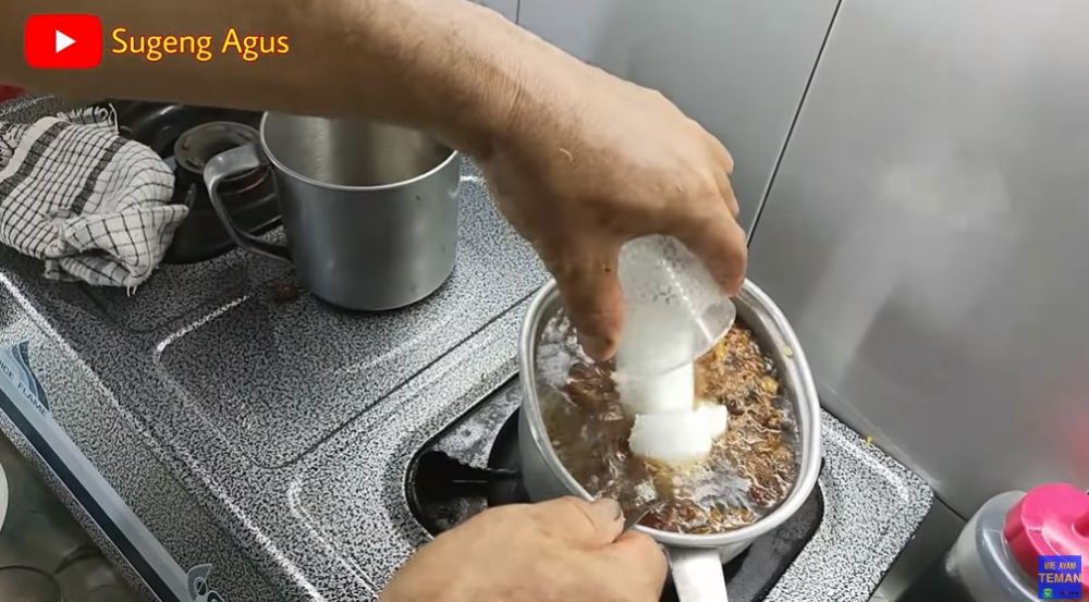 5 Cara bikin kecap asin mi ayam khas pedagang keliling, pakai 3 bahan