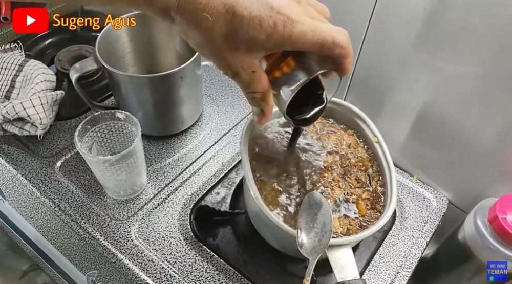 5 Cara bikin kecap asin mi ayam khas pedagang keliling, pakai 3 bahan