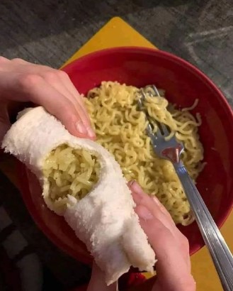 Potret kocak orang nggak bisa tahan lapar © 2022 berbagai sumber