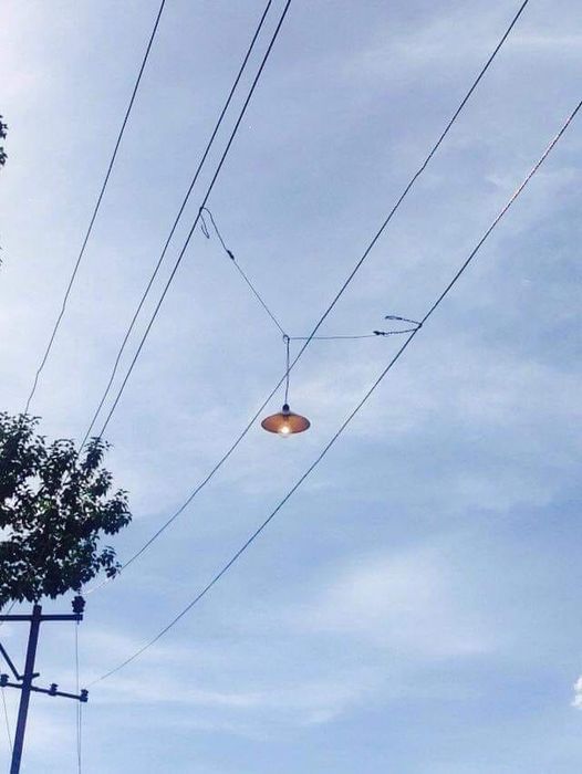 benda nggak lazim di jalan © berbagai sumber