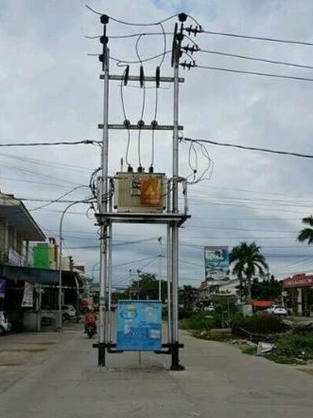 benda nggak lazim di jalan © berbagai sumber