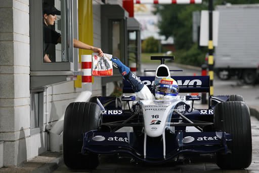 potret nyeleneh orang pesan makanan drive thru © berbagai sumber potret nyeleneh orang pesan makanan drive thru © berbagai sumber