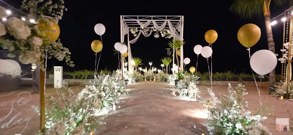 momen dinner ultah fuji bareng thariq © berbagai sumber