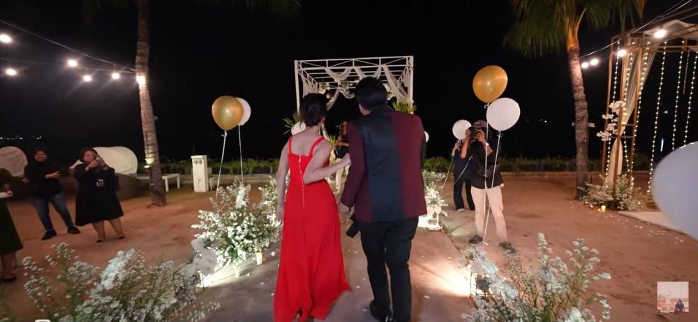 momen dinner ultah fuji bareng thariq © berbagai sumber