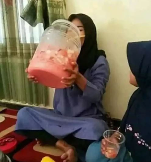 es buah nyeleneh © berbagai sumber