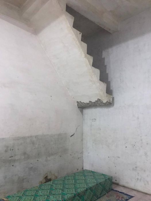 tingkah nyeleneh tukang asal kerja © berbagai sumber tingkah nyeleneh tukang asal kerja © berbagai sumber