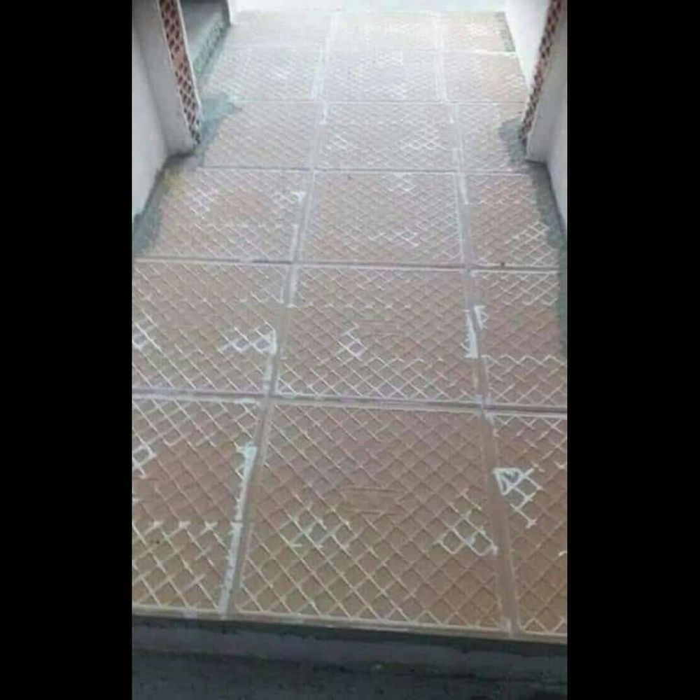 tingkah nyeleneh tukang asal kerja © berbagai sumber tingkah nyeleneh tukang asal kerja © berbagai sumber