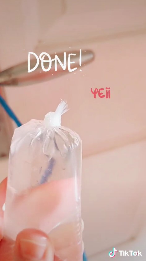 Lebih mudah, ini 5 trik mengikat plastik es lilin tanpa tali dan karet