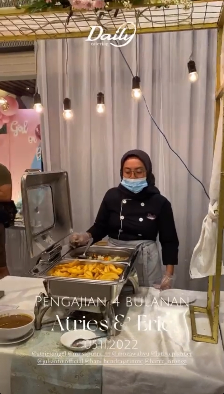 10 Hidangan 4 bulanan kehamilan Atries Angel mantan Chef Juna, komplet
