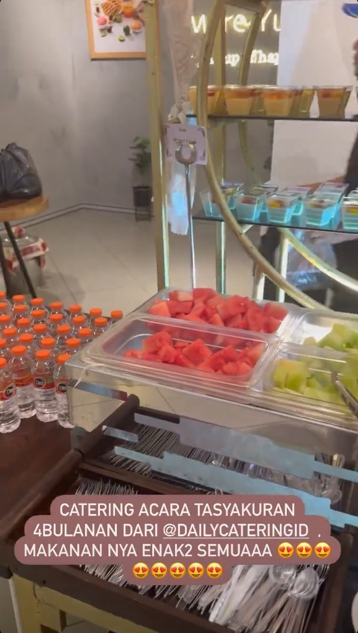 10 Hidangan 4 bulanan kehamilan Atries Angel mantan Chef Juna, komplet