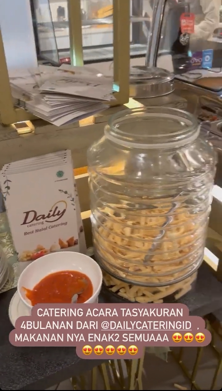 10 Hidangan 4 bulanan kehamilan Atries Angel mantan Chef Juna, komplet