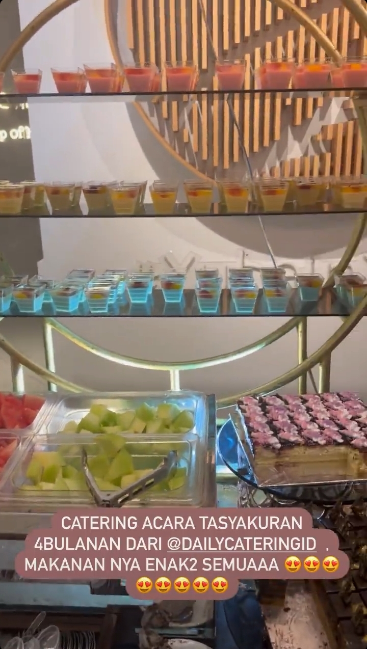 10 Hidangan 4 bulanan kehamilan Atries Angel mantan Chef Juna, komplet