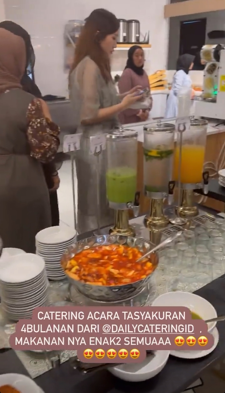 10 Hidangan 4 bulanan kehamilan Atries Angel mantan Chef Juna, komplet