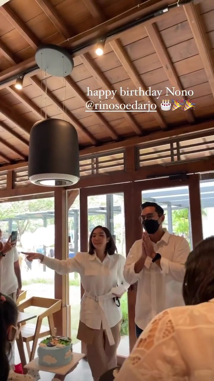 momen gisel beri kejutan ultah rino © instagram momen gisel beri kejutan ultah rino © instagram
