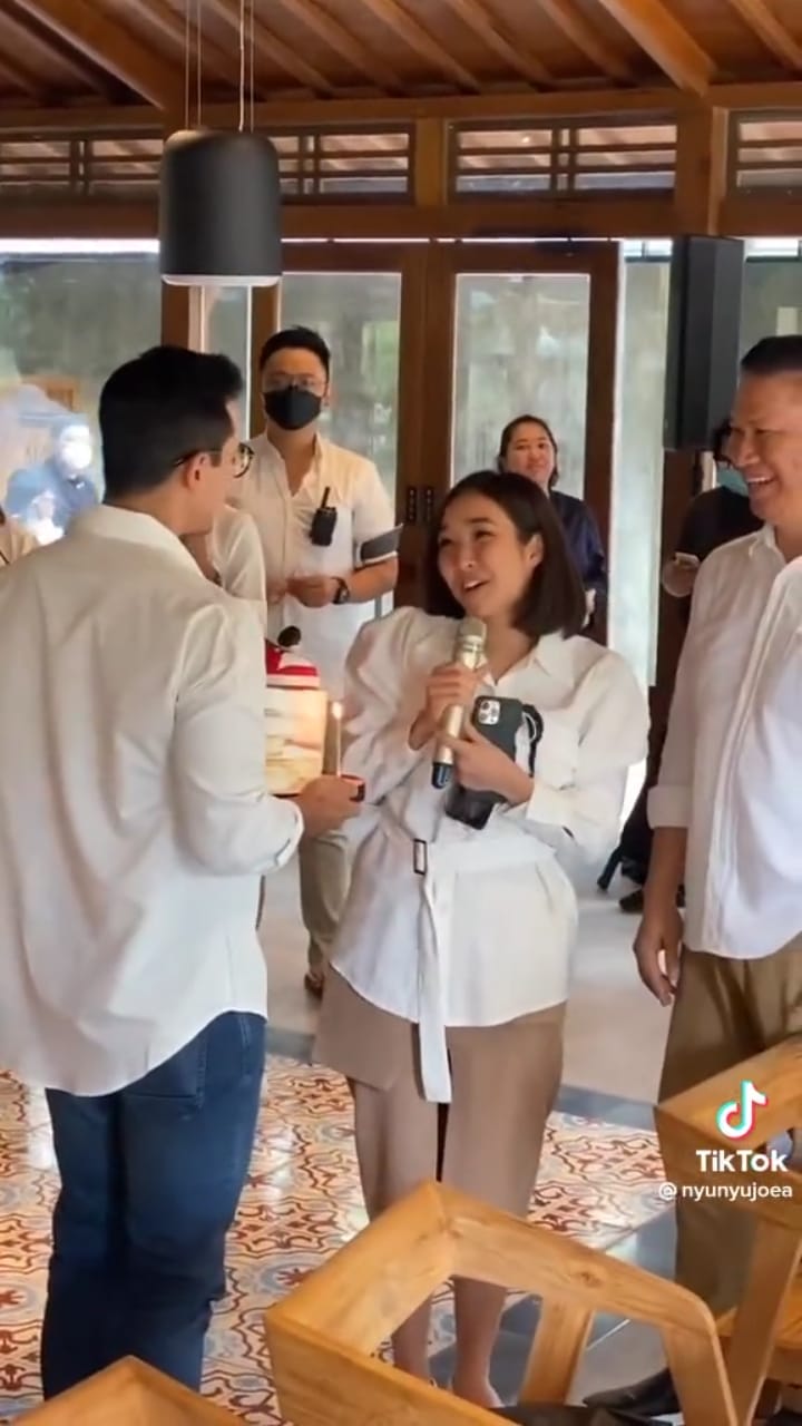 momen gisel beri kejutan ultah rino © instagram momen gisel beri kejutan ultah rino © instagram