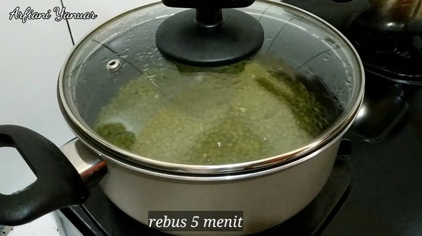 Tanpa direndam, cara rebus kacang hijau agar cepat empuk dan hemat gas