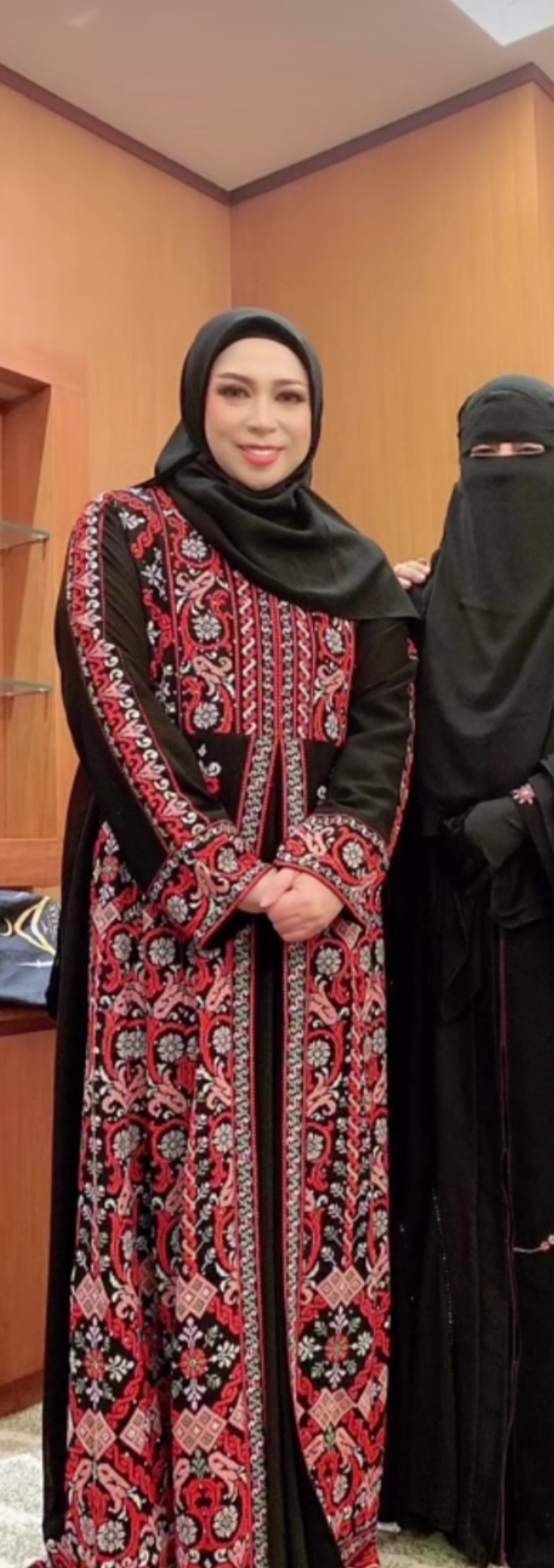 Beda gaya 5 seleb di Islamic Mega Event 2022, Titi Kamal tampil fresh berbagai sumber Beda gaya 5 seleb di Islamic Mega Event 2022, Titi Kamal tampil fresh berbagai sumber