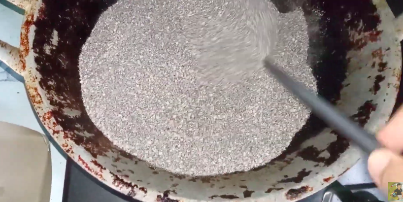 5 Cara praktis mengolah pasir agar bisa dipakai goreng kerupuk