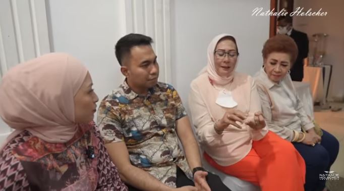 Momen Nathalie Holscher bawa Fariz ke keluarga © 2022 berbagai sumber