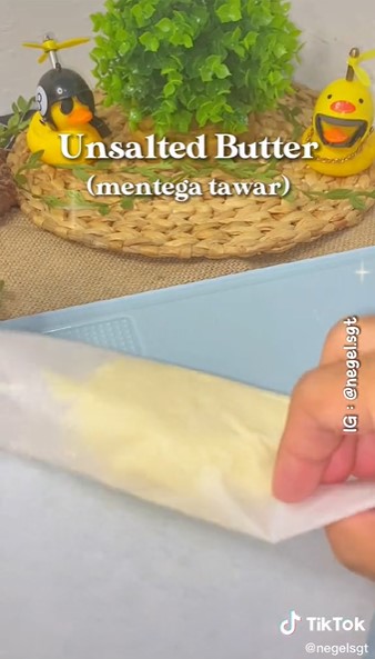 Jangan dibuang, ini 5 cara bikin butter dari whip cream menggumpal