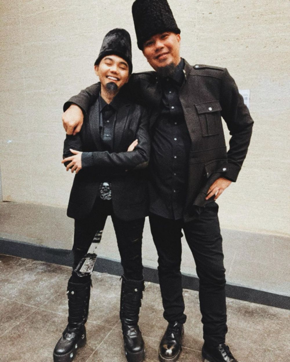 Rina Nose cosplay jadi artis lain © berbagai sumber  Rina Nose cosplay jadi artis lain © berbagai sumber