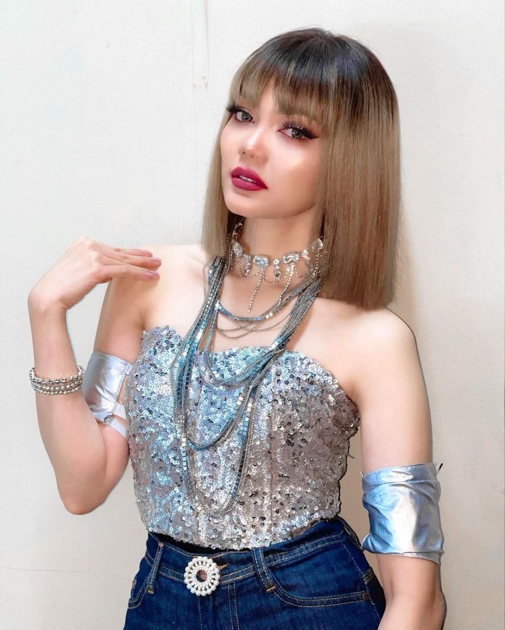  Rina Nose cosplay jadi artis lain © berbagai sumber