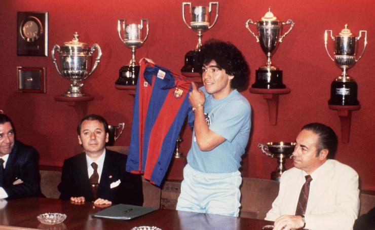Kisah Maradona: Anak jalanan, teman mafia, hingga juara Piala Dunia
