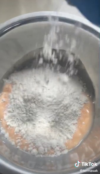 Cuma pakai 2 bahan, ini 5 cara bikin donat mini sederhana