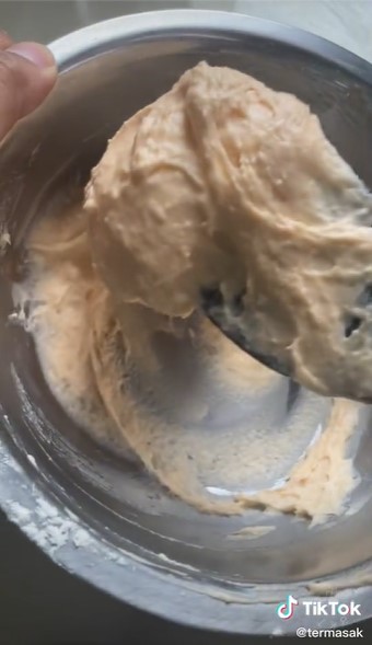 Cuma pakai 2 bahan, ini 5 cara bikin donat mini sederhana