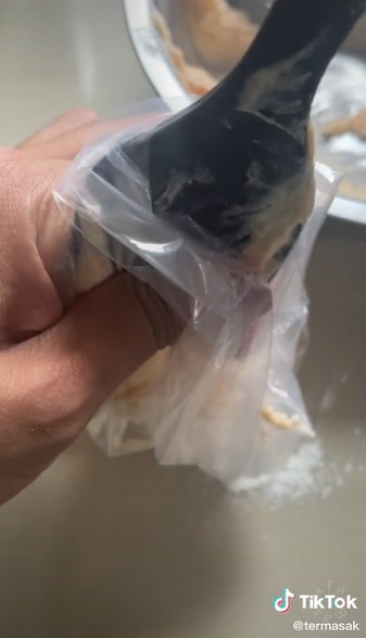 Cuma pakai 2 bahan, ini 5 cara bikin donat mini sederhana