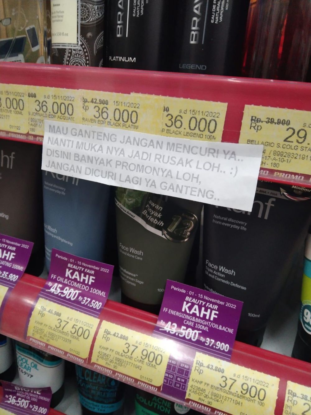 tulisan peringatan di minimarket © berbagai sumber