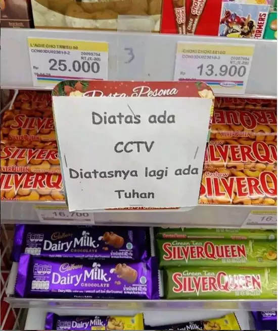tulisan peringatan di minimarket © berbagai sumber