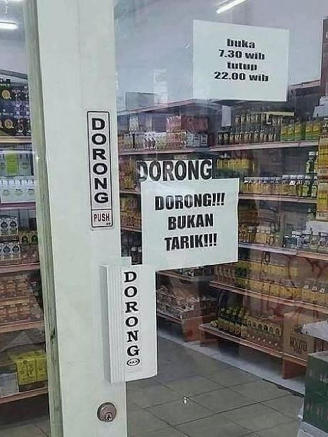 tulisan peringatan di minimarket © berbagai sumber