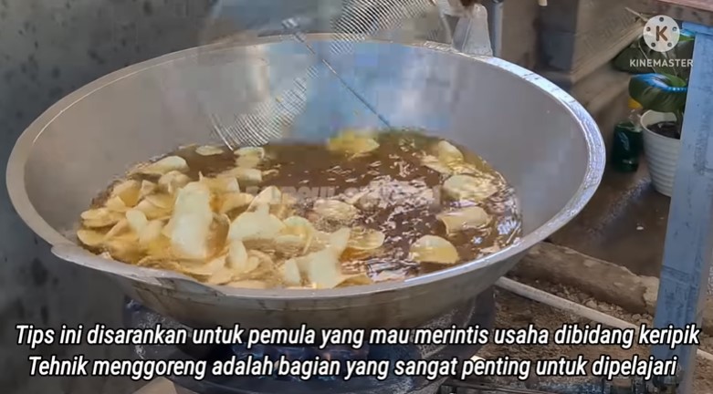 Trik simpel goreng keripik singkong agar renyah dan tidak keriting