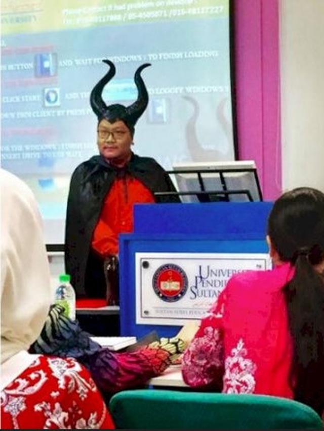 aksi dosen mengajar © berbagai sumber aksi dosen mengajar © berbagai sumber