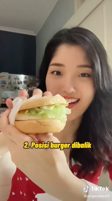 Jangan asal makan, begini cara mengonsumsi burger biar tak berantakan