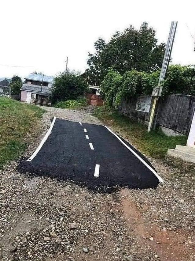 potret nyeleneh bangun jalan nggak guna © berbagai sumber