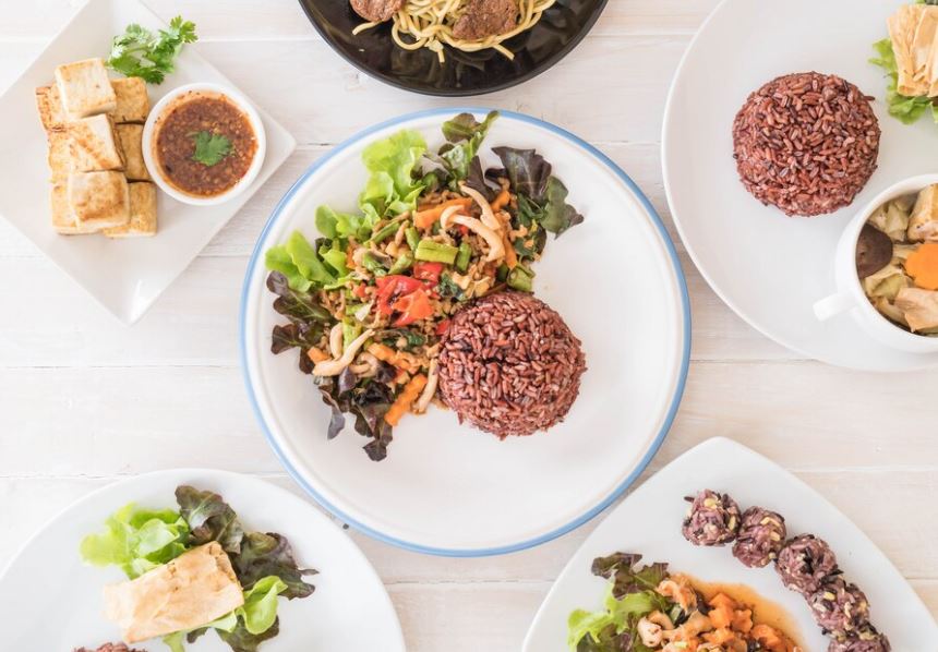 10 Menu makan Cut Keke ini dukung diet tetap aman di usia 48 tahun