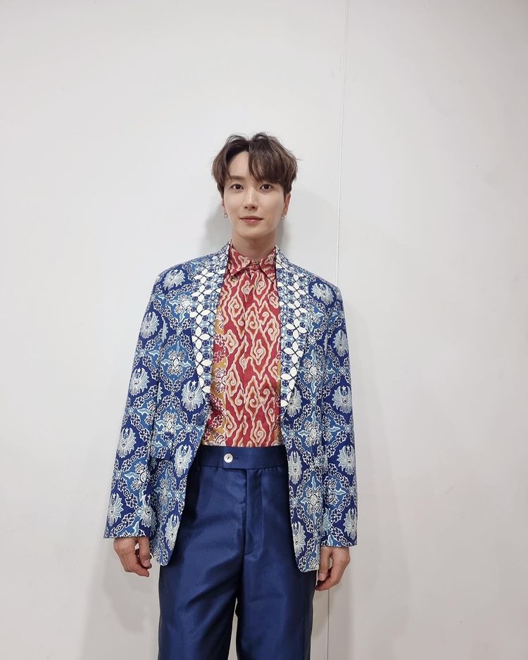 Idol K-Pop pakai batik istimewa