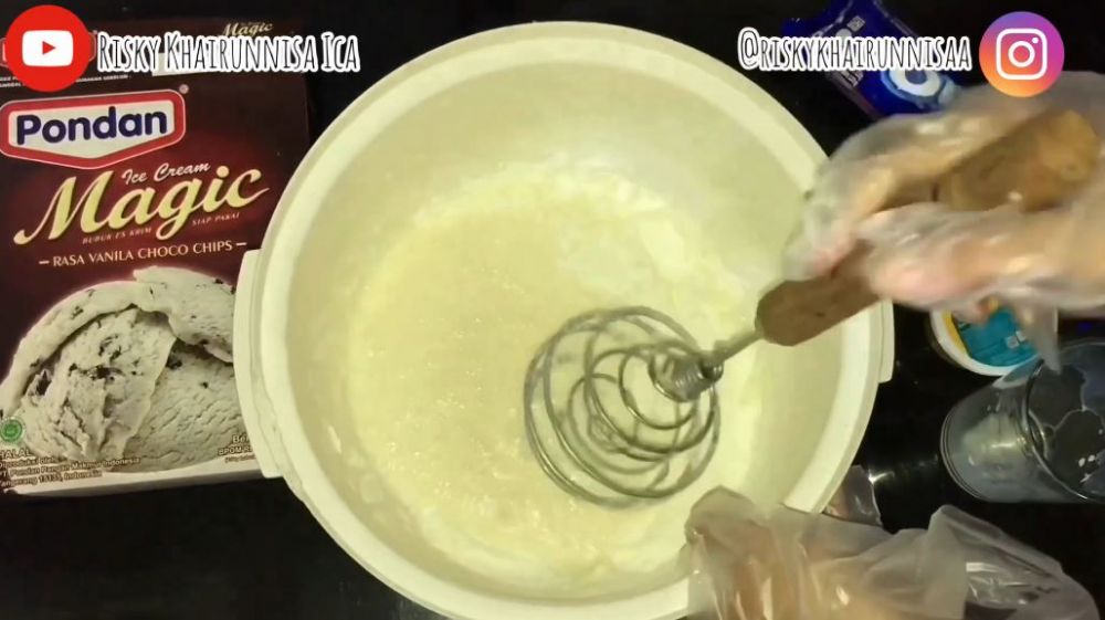 Bisa tanpa mixer, ini 7 cara membuat McFlurry Oreo ala McDonald's