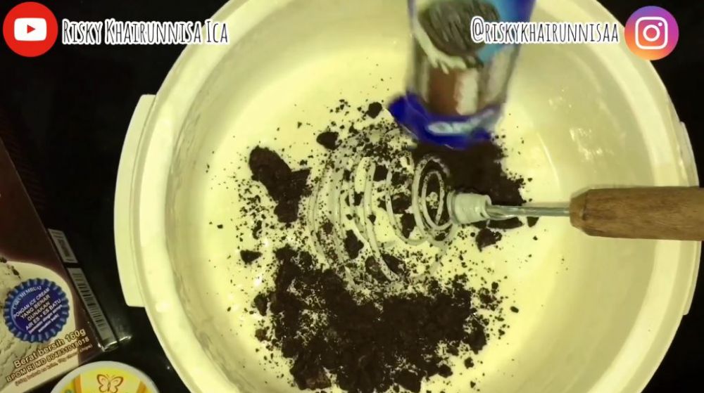 Bisa tanpa mixer, ini 7 cara membuat McFlurry Oreo ala McDonald's