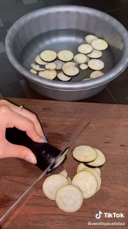 Tanpa dijemur, ini 5 cara bikin keripik terong super krispi dan lezat