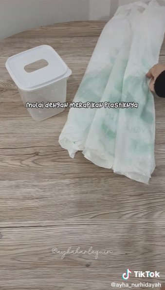 5 Cara simpan kresek plastik ini bikin rapi dan mudah diambil
