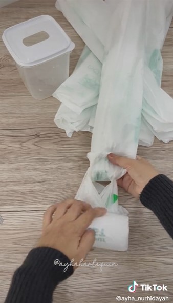 5 Cara simpan kresek plastik ini bikin rapi dan mudah diambil