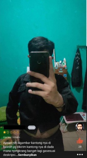 Momen apes bapak-bapak belanja © 2022 berbagai sumber