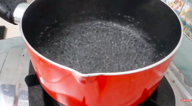 Cara bersihkan spatula silikon baru agar tidak berbusa saat dipakai